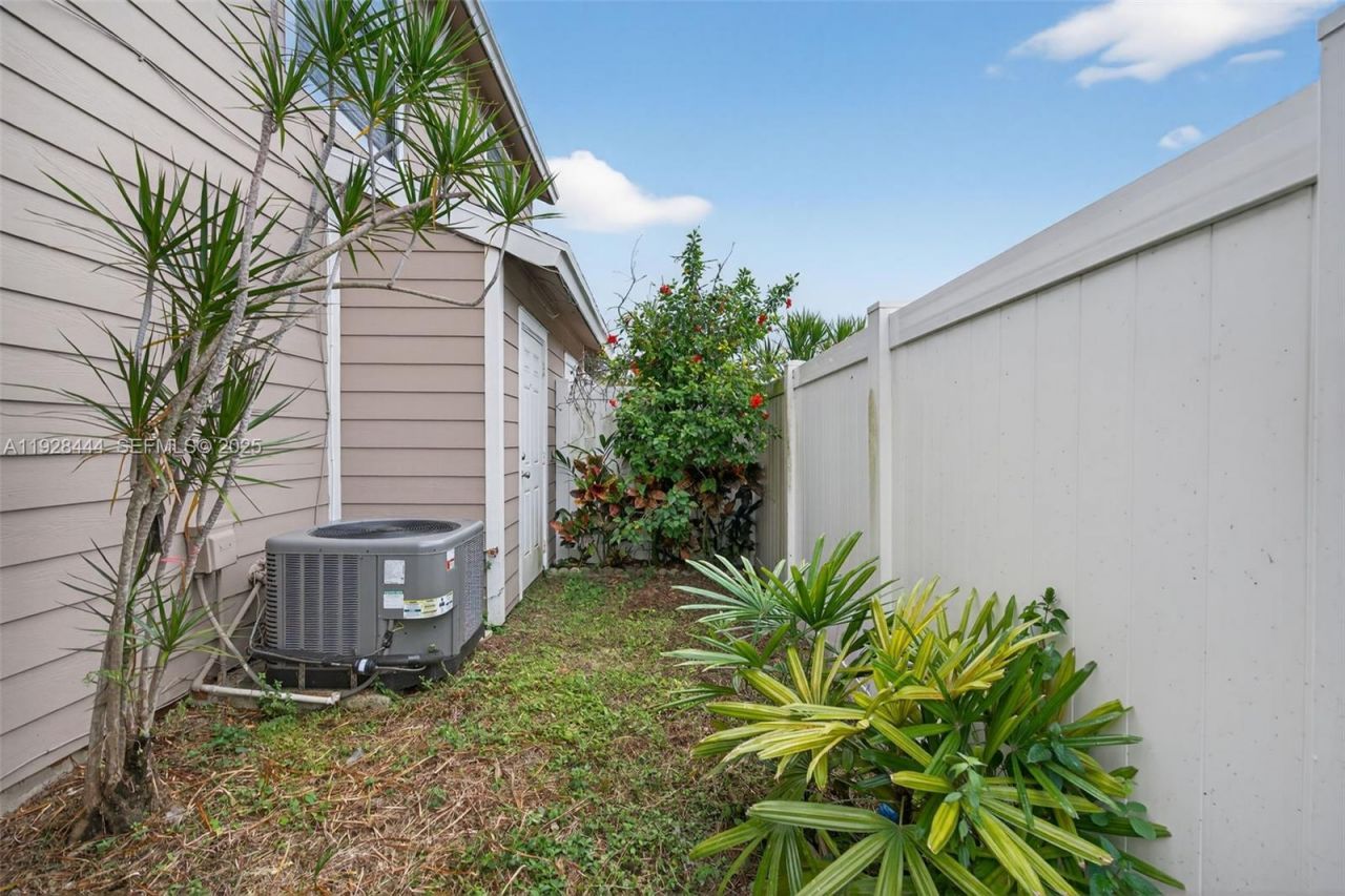 707 Stonewood Ct, Unit 19C, Jupiter, FL 33458 Photo