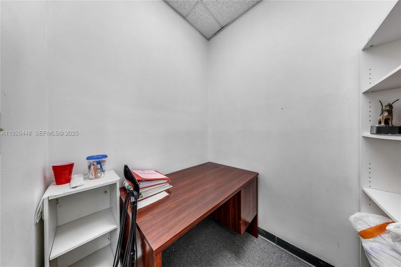 12890 Biscayne Blvd, North Miami, FL 33181 Photo