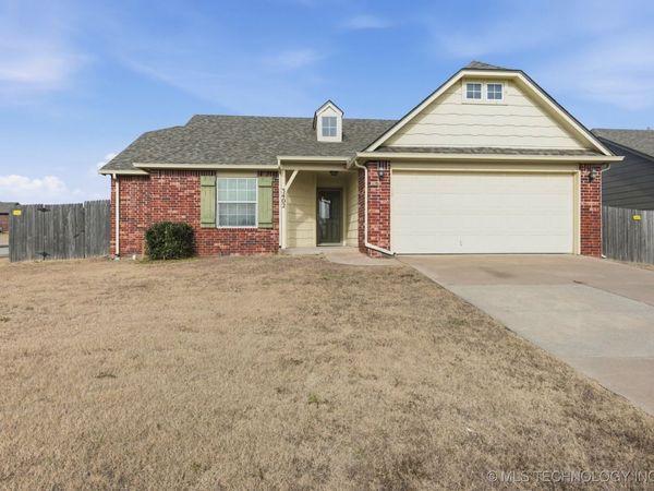 3402 Stonewall Drive, Bartlesville, OK 74006