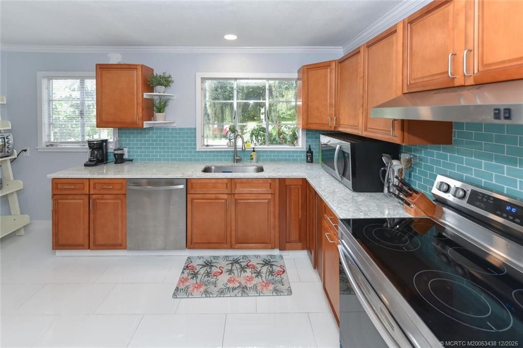 817 SW Saint Lucie Crescent, Stuart, FL 34994 Photo