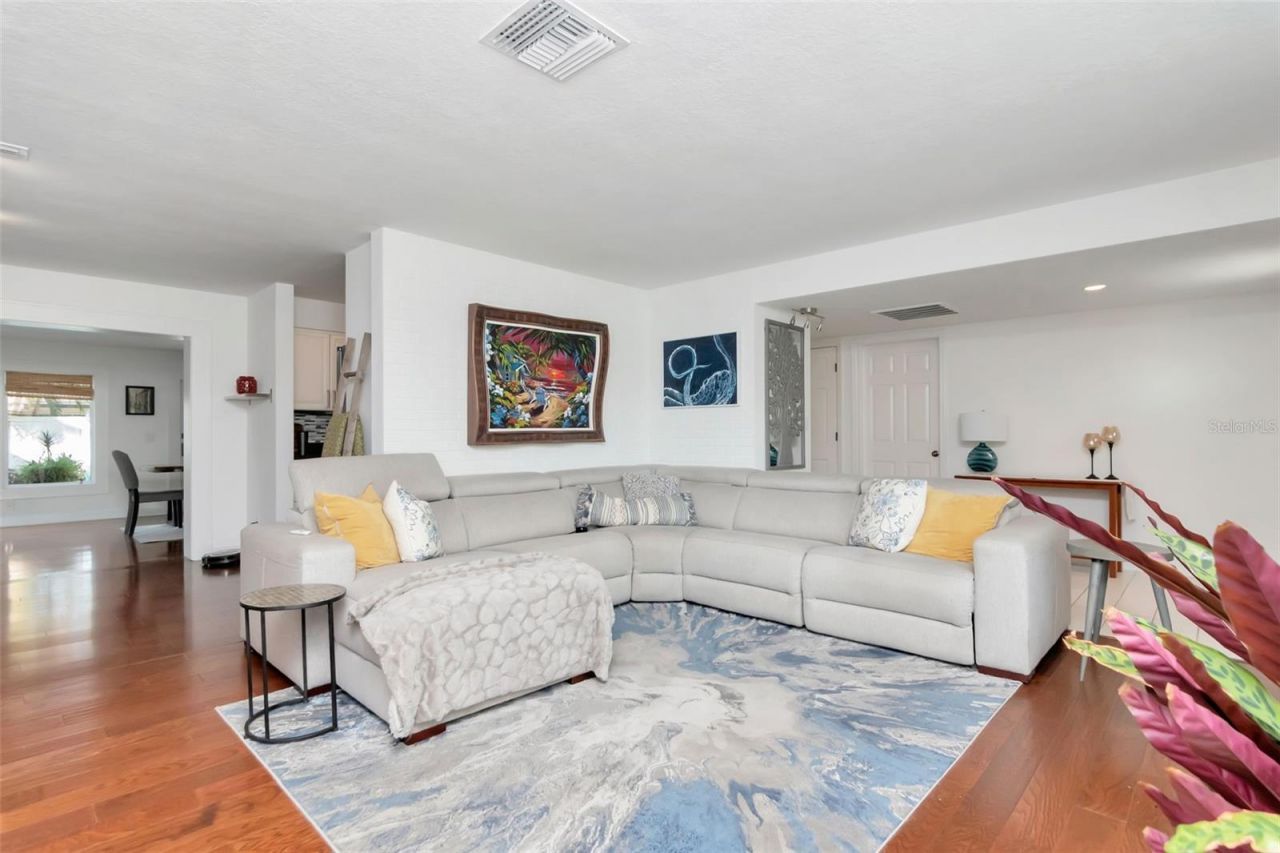 3991 38th Way S, Saint Petersburg, FL 33711 Photo