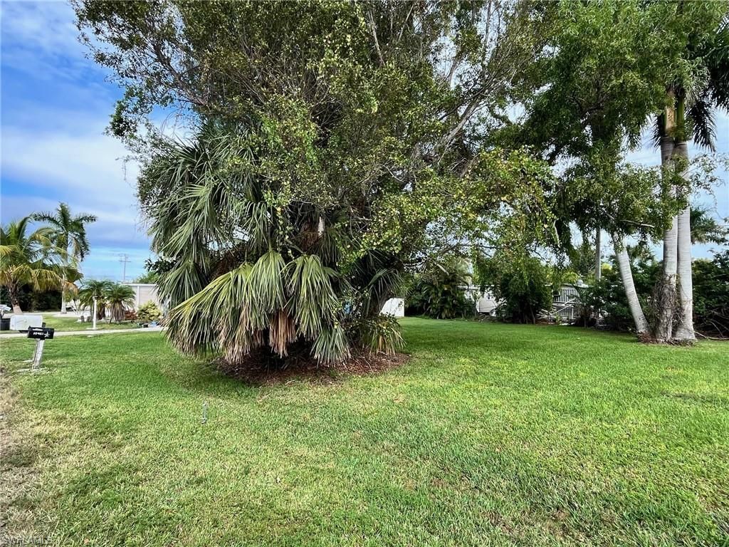 10458 Trotwood Ave, Saint James City, FL 33956 Photo