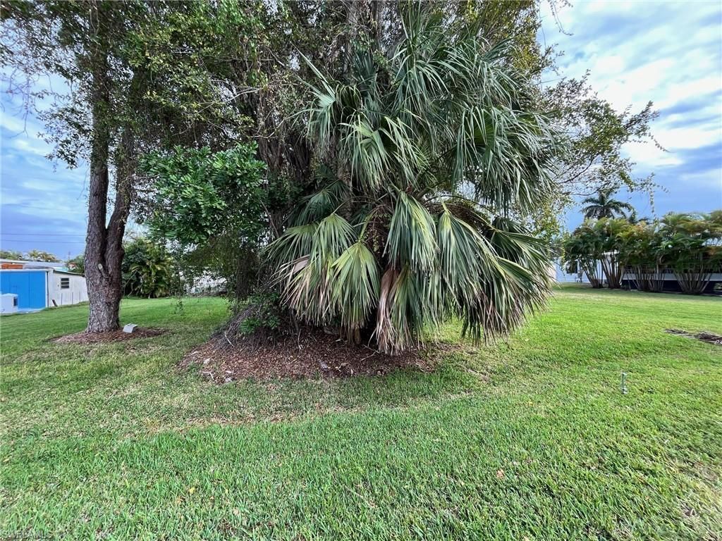 10458 Trotwood Ave, Saint James City, FL 33956 Photo