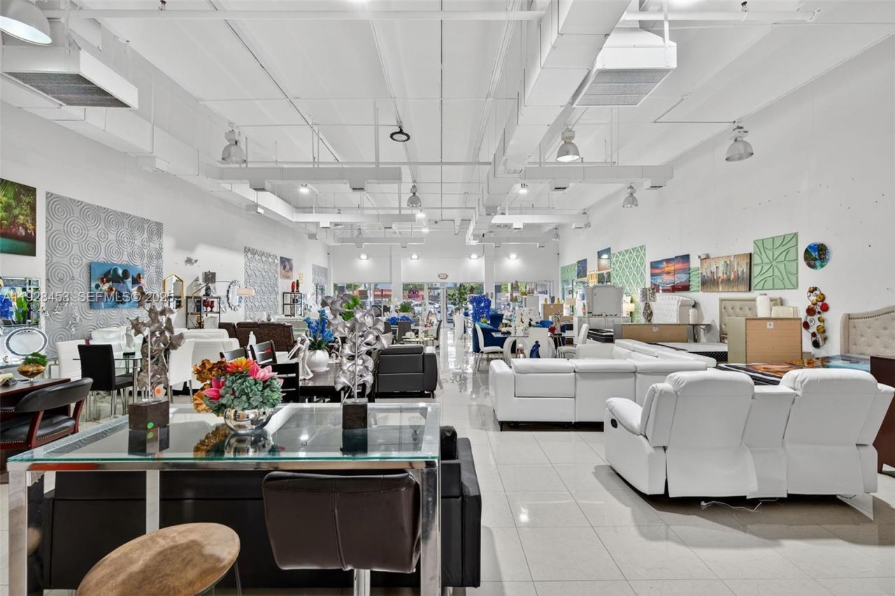 Furniture Store For Sale In The Tamiami Area, Miami, FL 33184 Photo