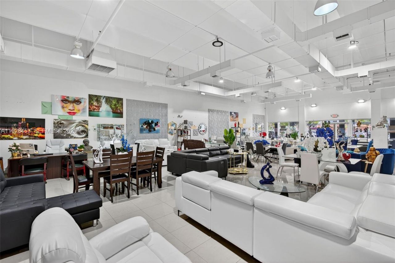Furniture Store For Sale In The Tamiami Area, Miami, FL 33184 Photo
