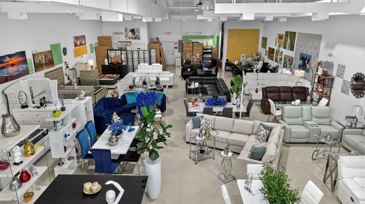 Furniture Store For Sale In The Tamiami Area, Miami, FL 33184 Photo