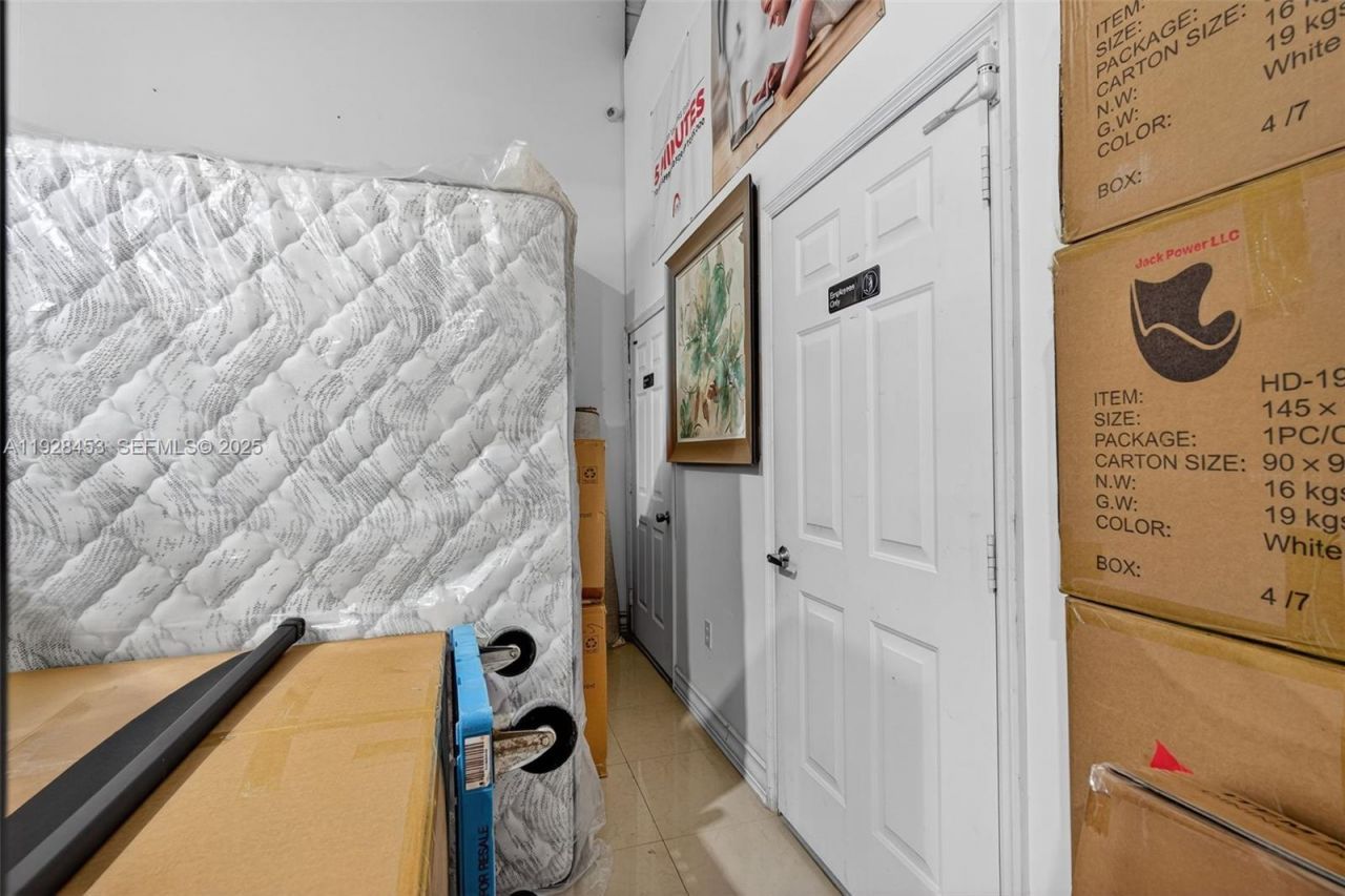 Furniture Store For Sale In The Tamiami Area, Miami, FL 33184 Photo