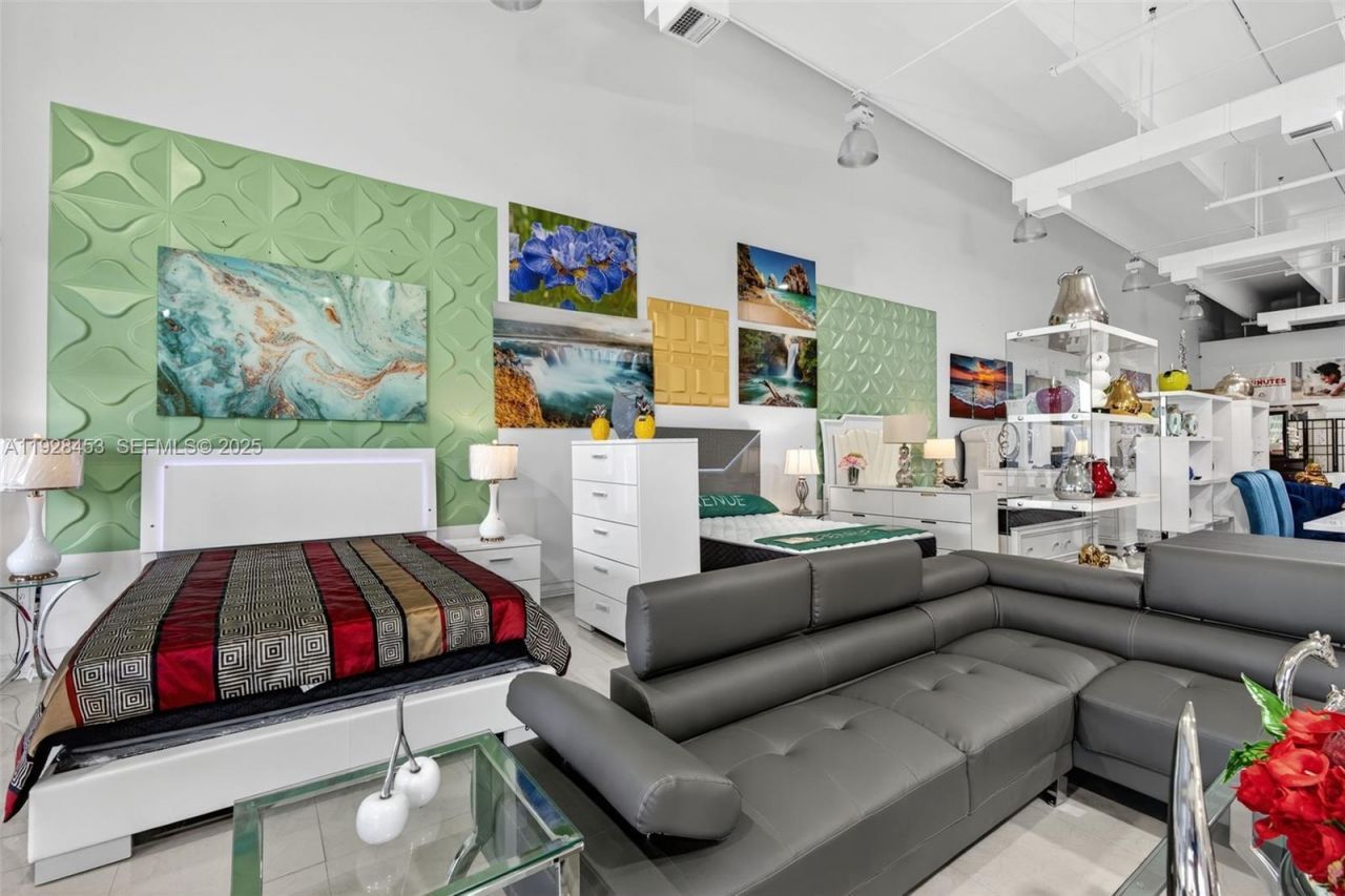 Furniture Store For Sale In The Tamiami Area, Miami, FL 33184 Photo