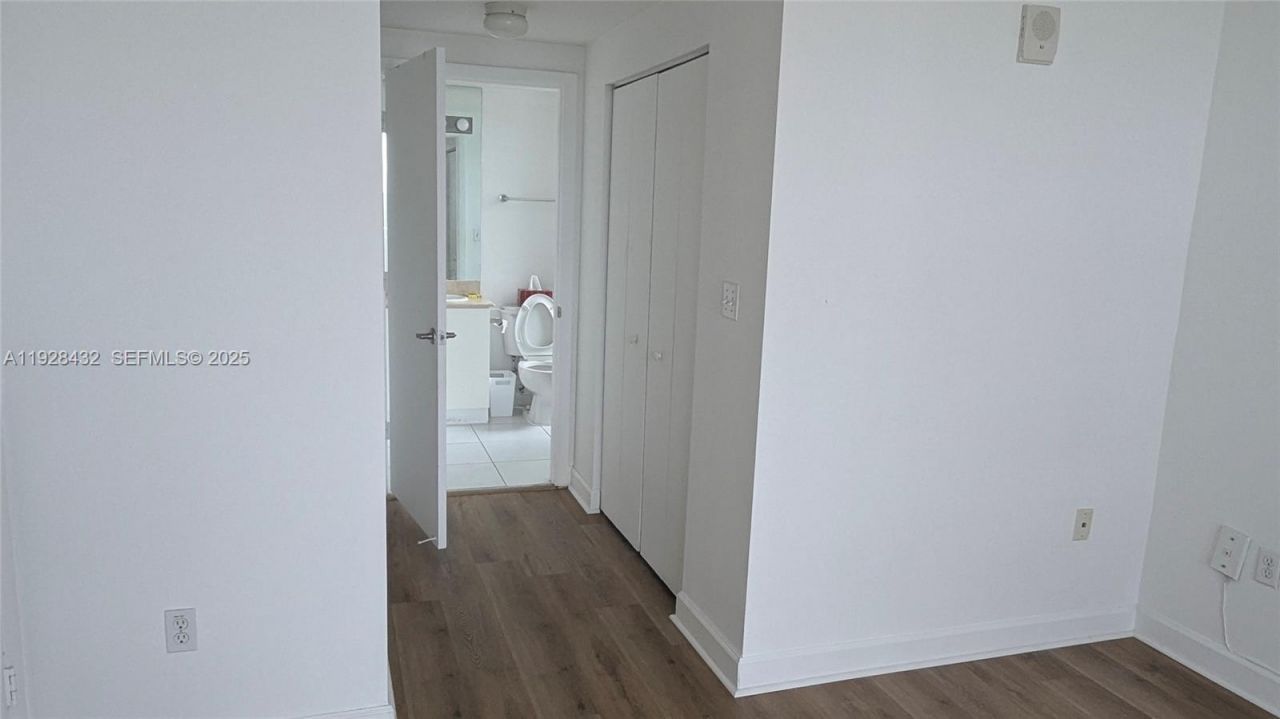 1401 SW 22nd St, Unit 1405, Miami, FL 33145 Photo