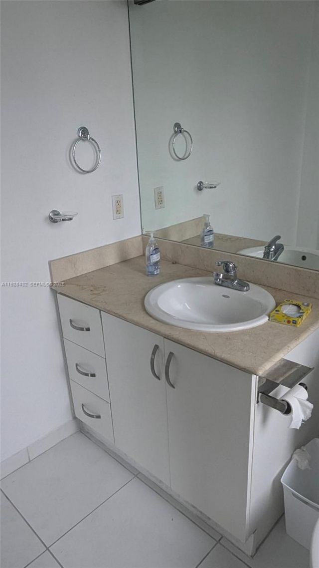 1401 SW 22nd St, Unit 1405, Miami, FL 33145 Photo