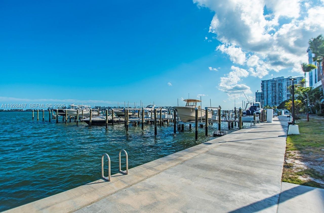 1901 Brickell Ave, Unit B905, Miami, FL 33129 Photo