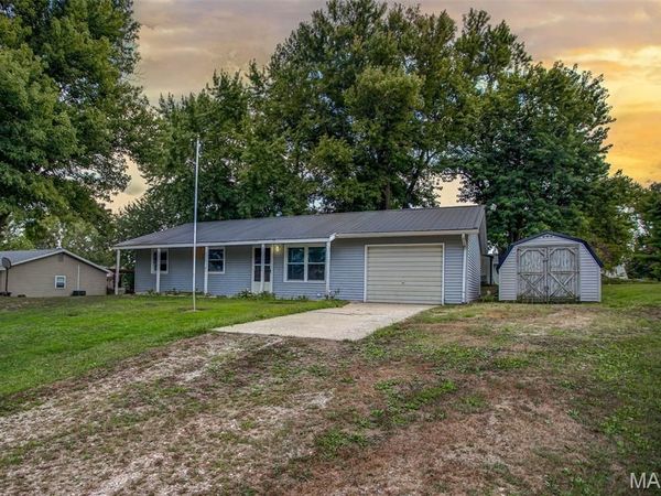 106 Lyndel, Pleasant Hill, IL 62366