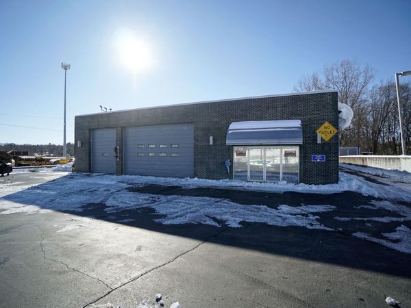 2045 W Galena Avenue, Freeport, IL 61032