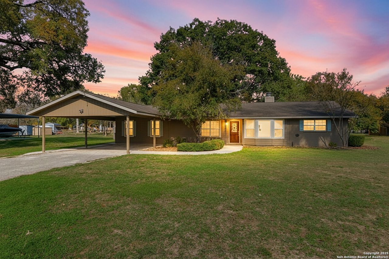 163 Lakeside Dr., Seguin, TX 78155 Main Photo