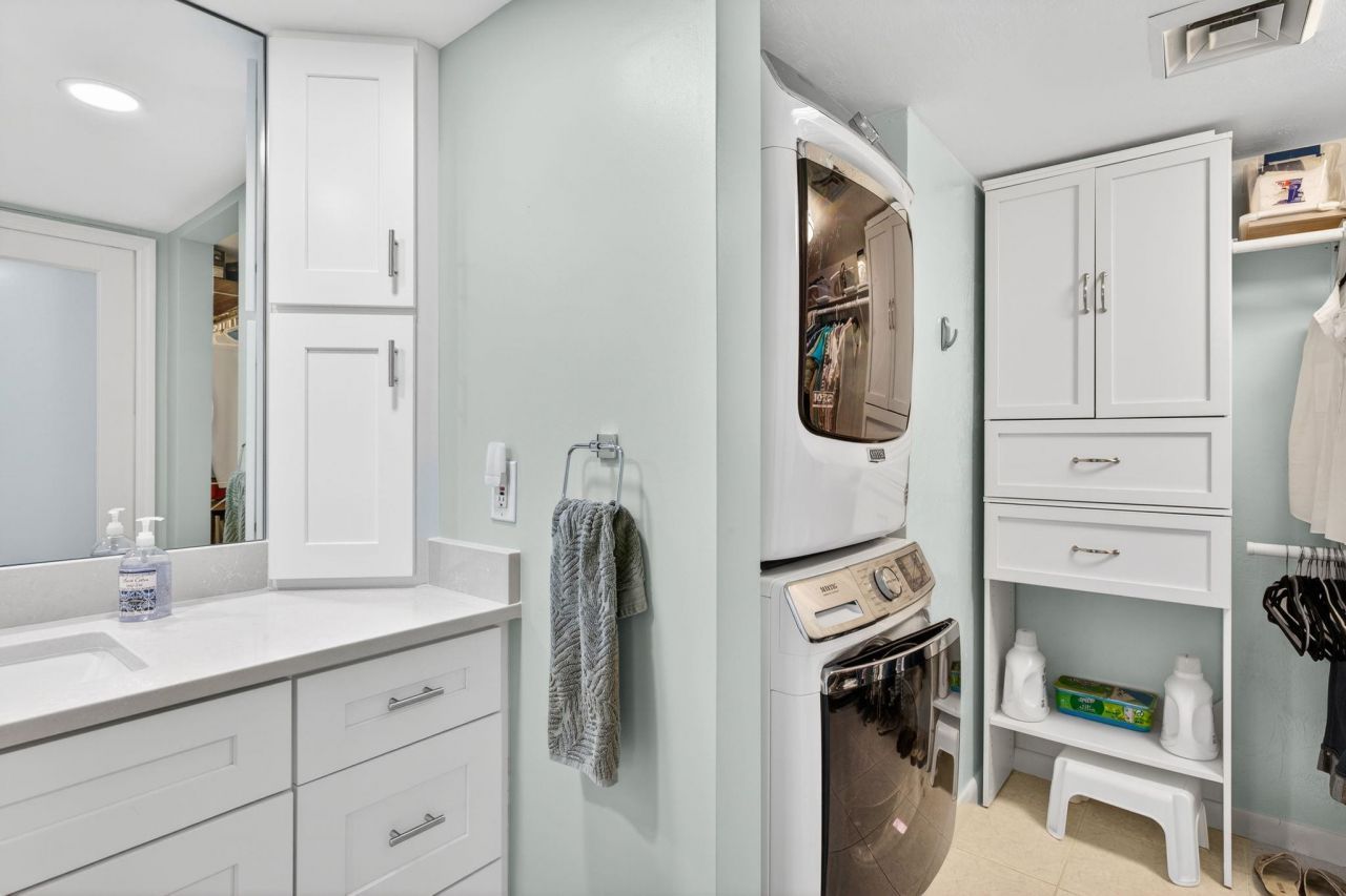 1341 Middle Gulf Dr, Unit 2A, Sanibel, FL 33957 Photo