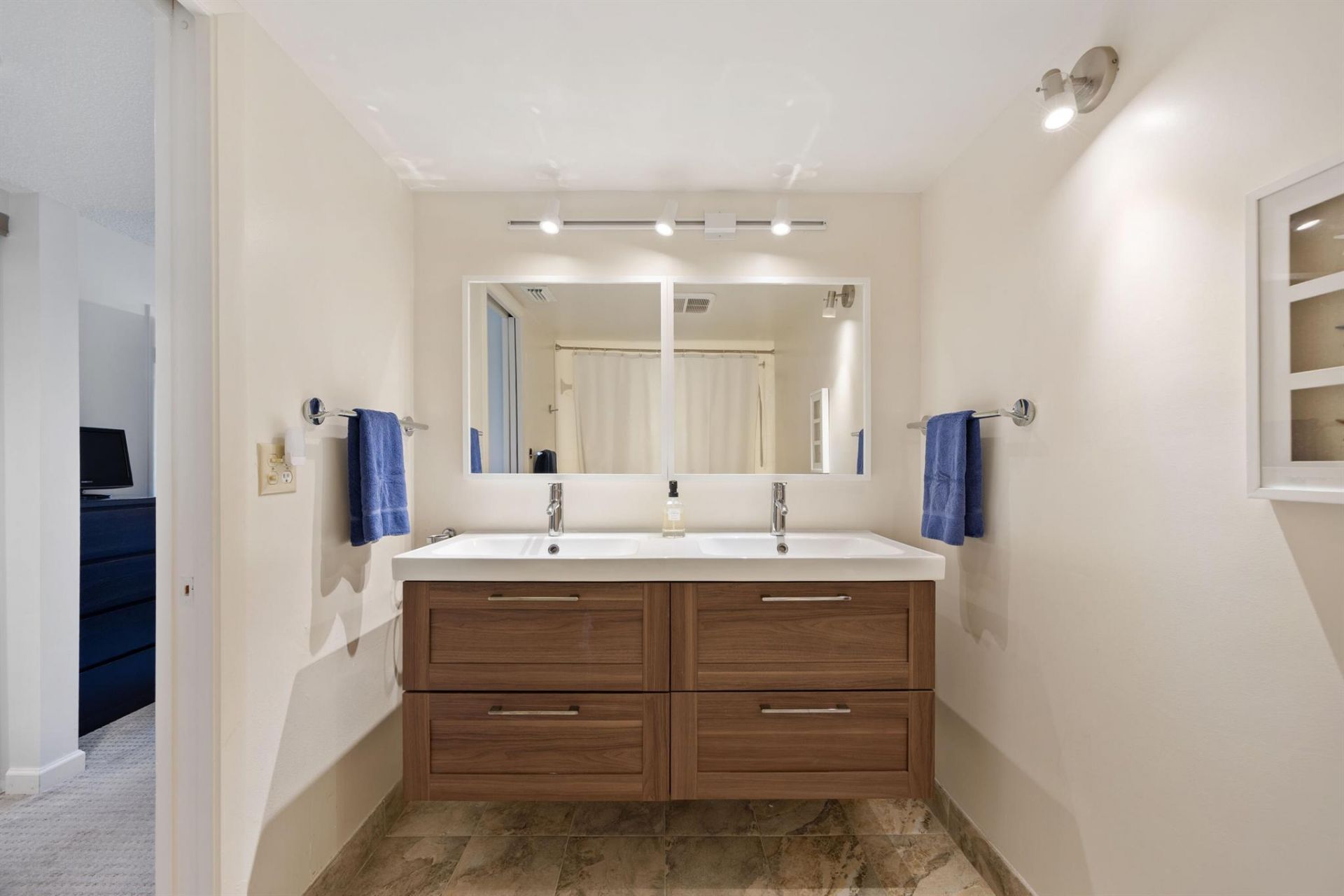 5659 Fairway Park Drive, Unit 203, Boynton Beach, FL 33437 Photo