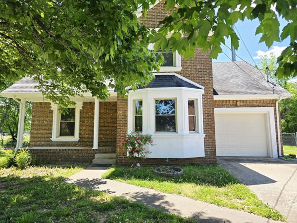 300 Windrush Dr, Clarksville, TN 37042