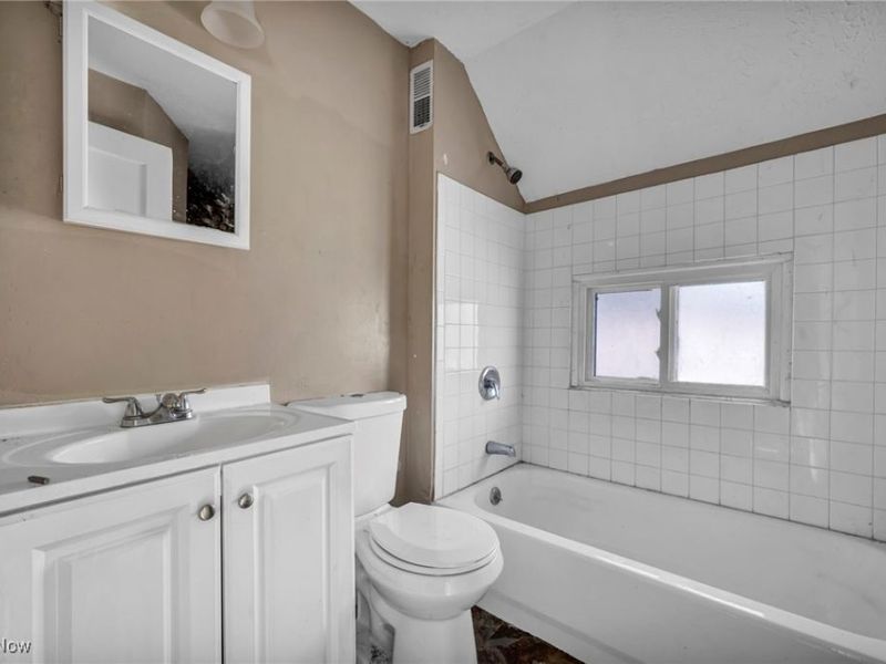 14410 Darwin Avenue, Cleveland, OH 44110 Photo 12