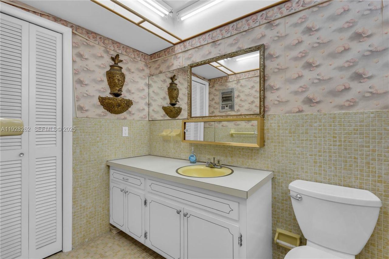 215 SE 3rd Ave, Unit 407B, Hallandale Beach, FL 33009 Photo