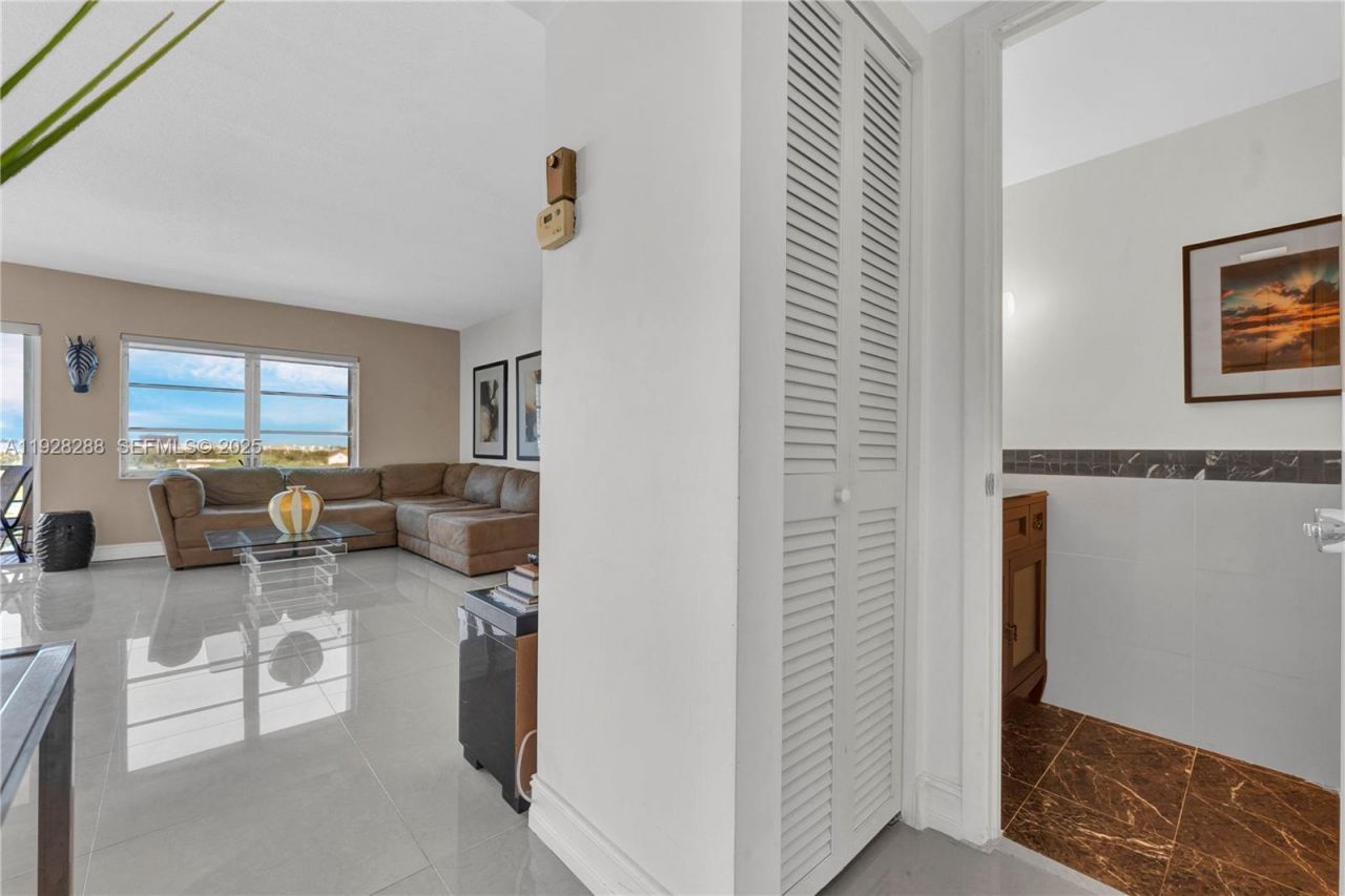 200 Diplomat Pkwy, Unit 729, Hallandale Beach, FL 33009 Photo