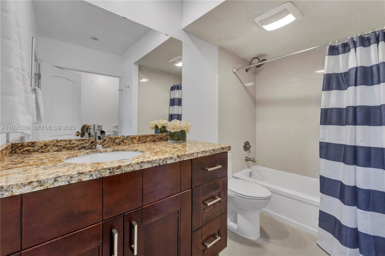 200 Diplomat Pkwy, Unit 729, Hallandale Beach, FL 33009 Photo