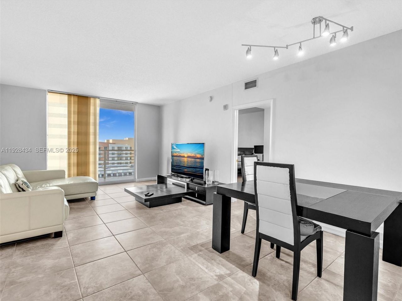 18800 NE 29th Ave, Unit 822, Aventura, FL 33180 Photo