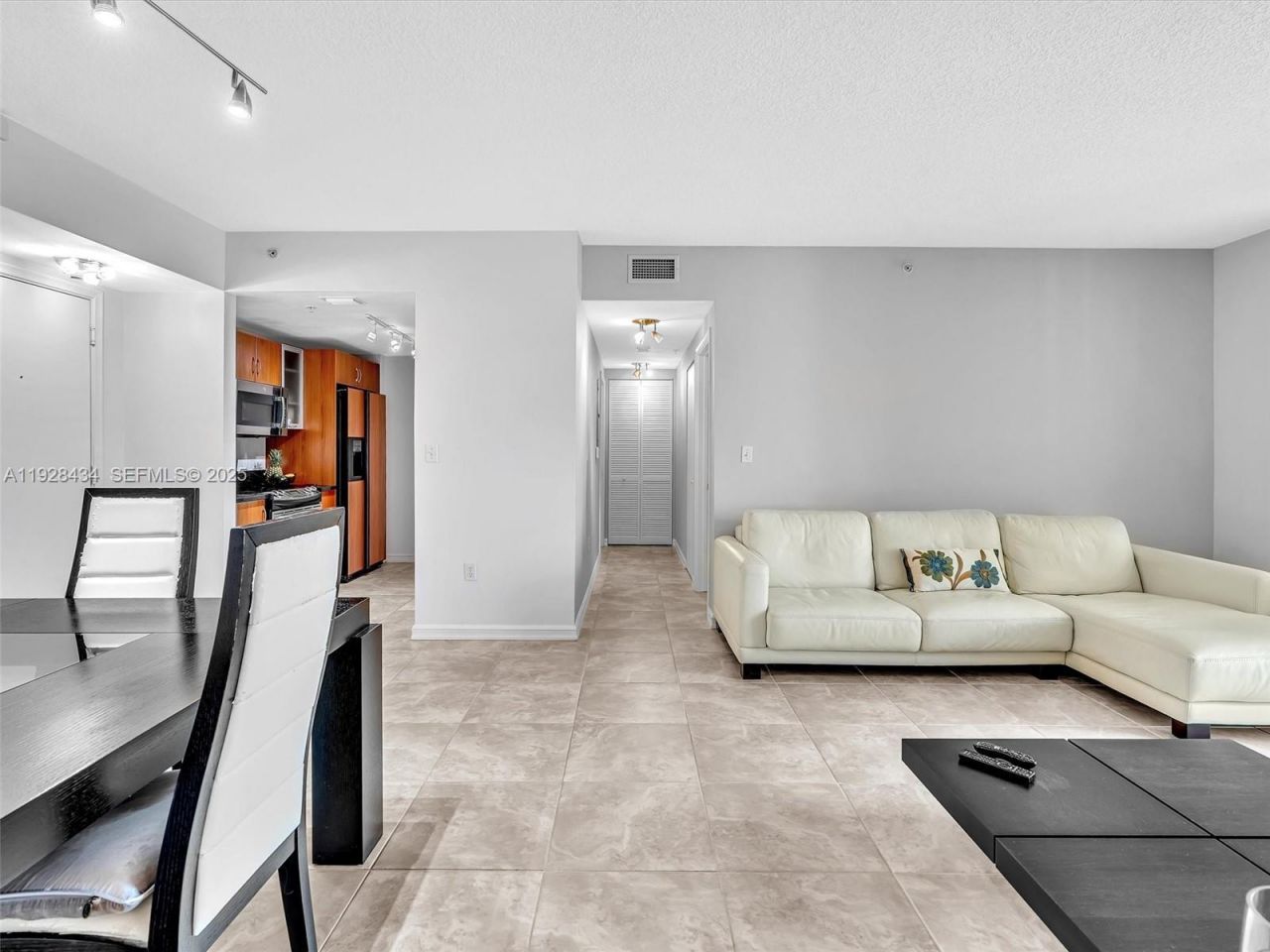 18800 NE 29th Ave, Unit 822, Aventura, FL 33180 Photo