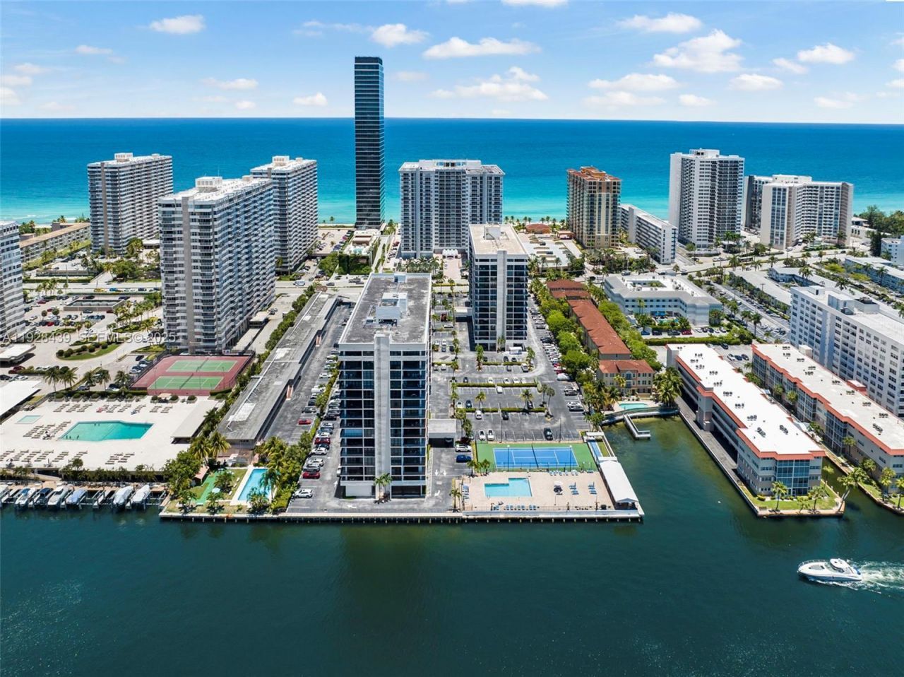 2017 S Ocean Dr, Unit 606, Hallandale Beach, FL 33009 Photo