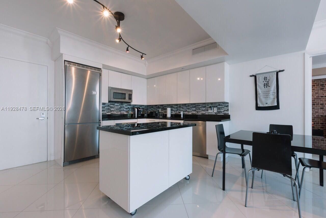 92 SW 3rd St, Unit 1512, Miami, FL 33130 Photo