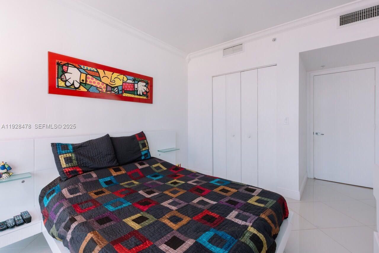 92 SW 3rd St, Unit 1512, Miami, FL 33130 Photo