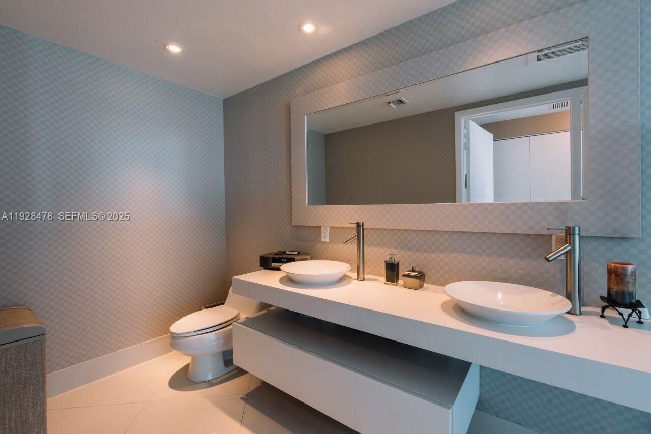 92 SW 3rd St, Unit 1512, Miami, FL 33130 Photo