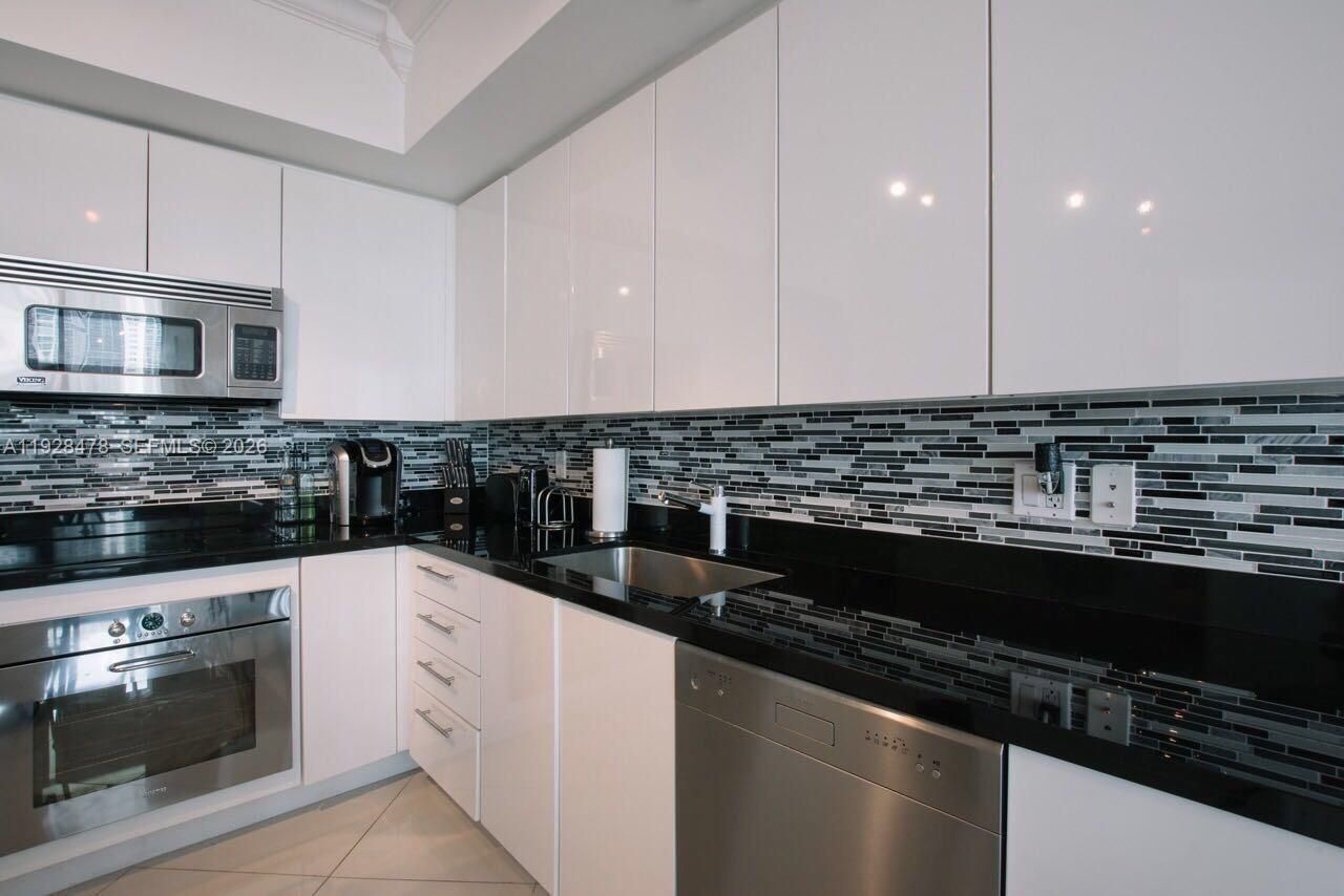 92 SW 3rd St, Unit 1512, Miami, FL 33130 Photo