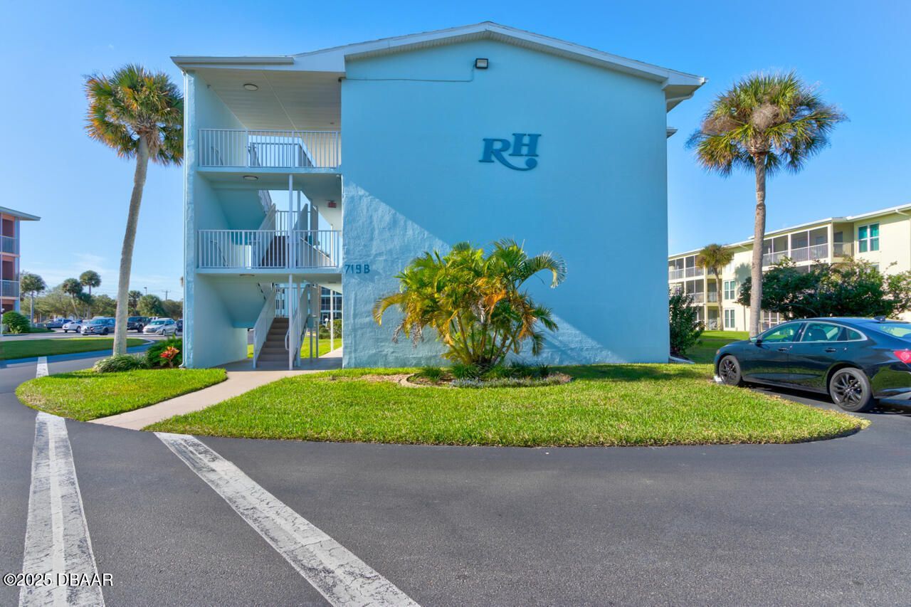 719 S Beach Street, Unit 316B, Daytona Beach, FL 32114 Main Photo