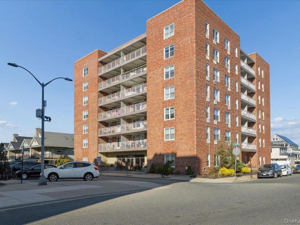 855 E Broadway, Unit 4G, Long Beach, NY 11561