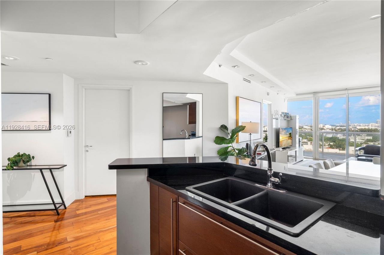 450 Alton Rd, Unit 1610, Miami Beach, FL 33139 Photo