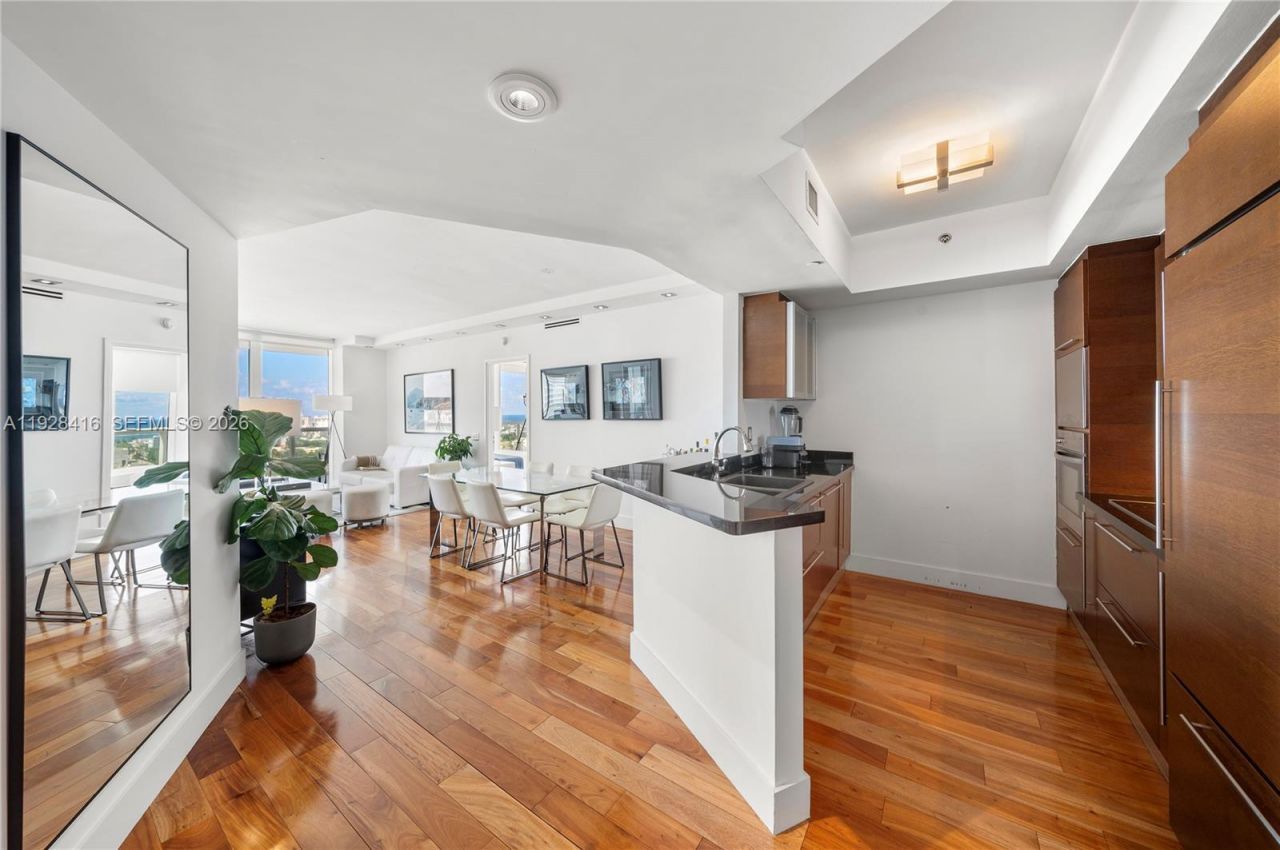 450 Alton Rd, Unit 1610, Miami Beach, FL 33139 Photo