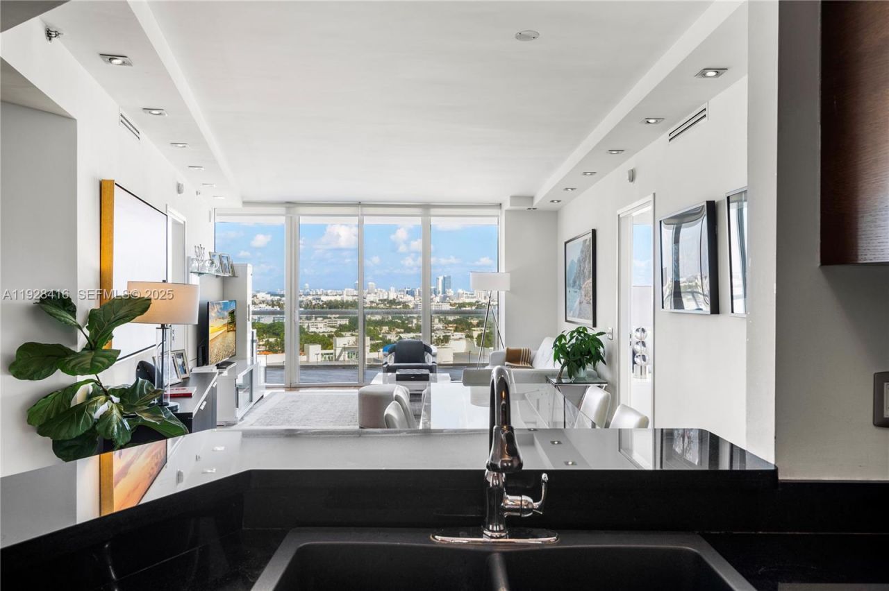 450 Alton Rd, Unit 1610, Miami Beach, FL 33139 Photo