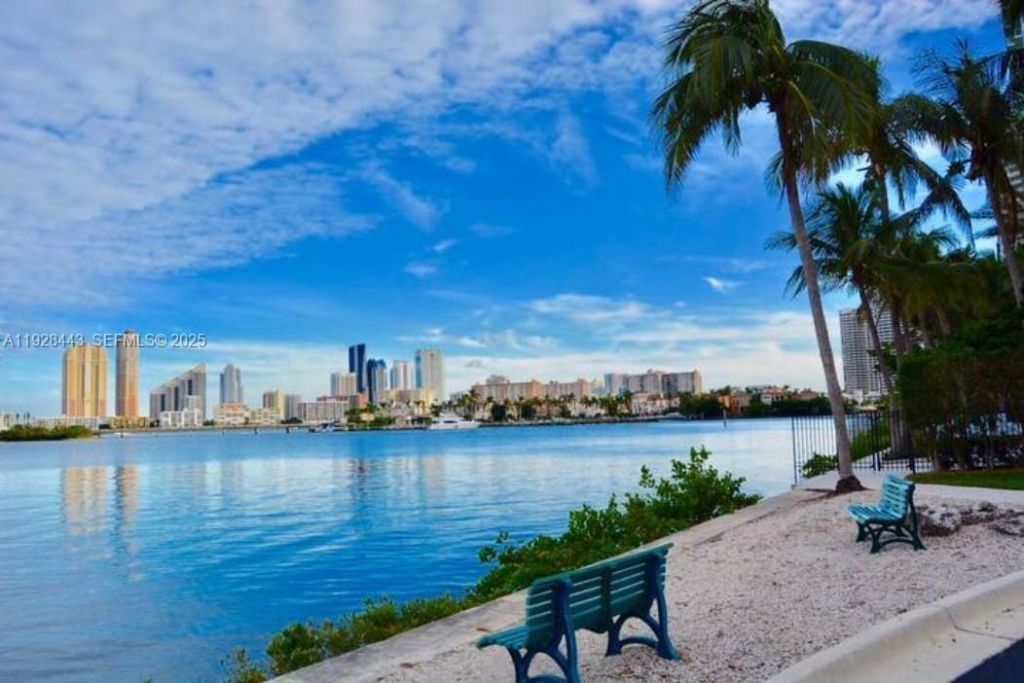 3205 NE 184th St, Unit 9302, Aventura, FL 33160 Photo