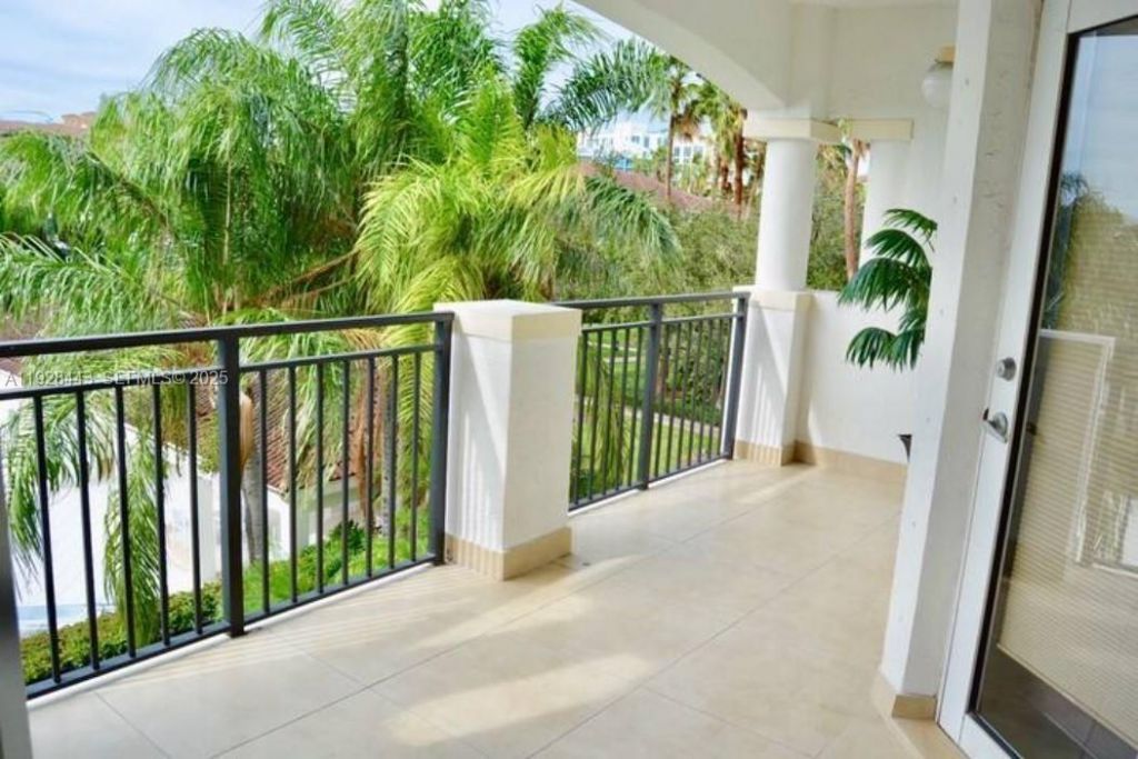 3205 NE 184th St, Unit 9302, Aventura, FL 33160 Photo