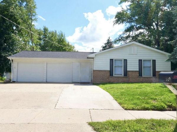 238-240 W Division Street, Sparta, MI 49345