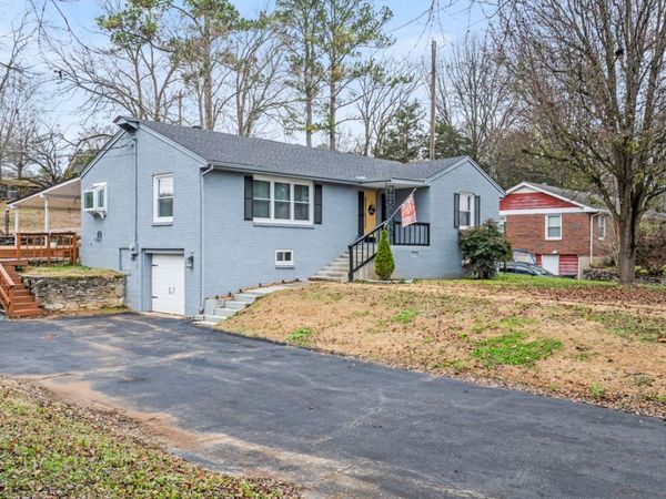 808 3rd Ave, Fayetteville, TN 37334