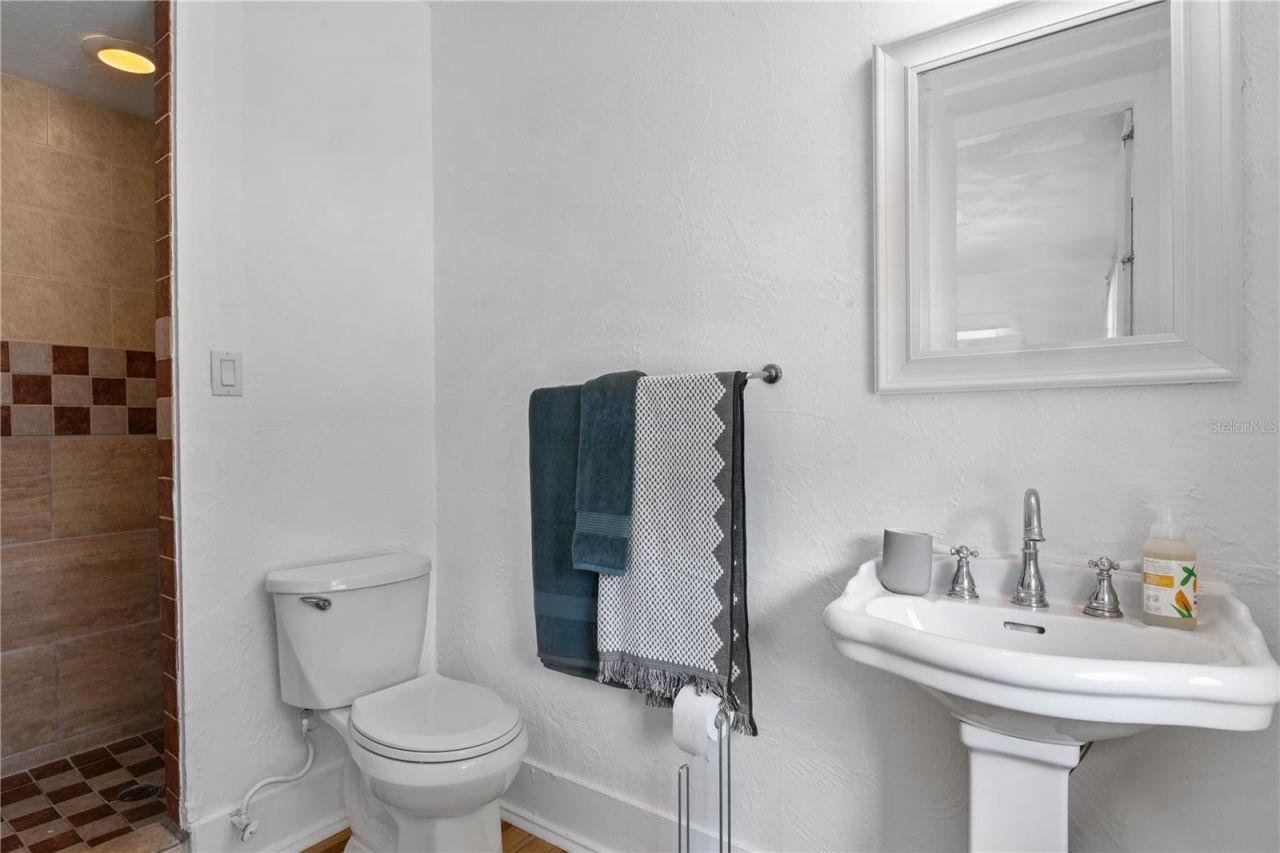 918 16th Street W, Bradenton, FL 34205 Photo