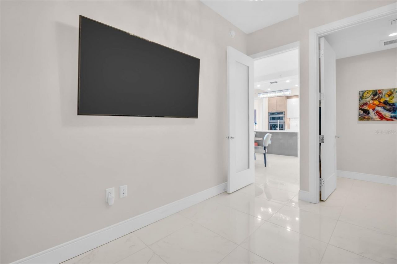 100 1st Avenue N, Unit 802, Saint Petersburg, FL 33701 Photo