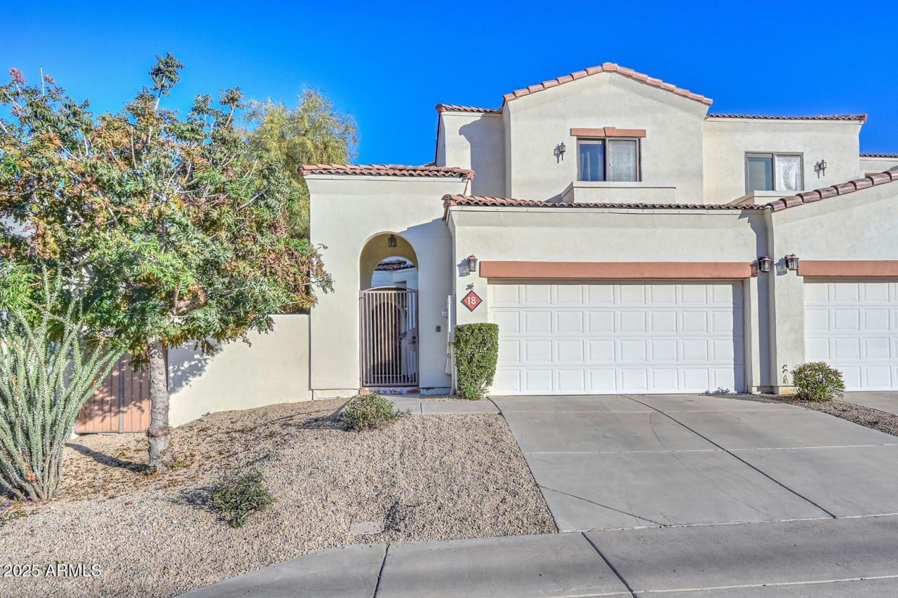 1750 E Ocotillo Road E, Unit 18, Phoenix, AZ 85016 Main Photo