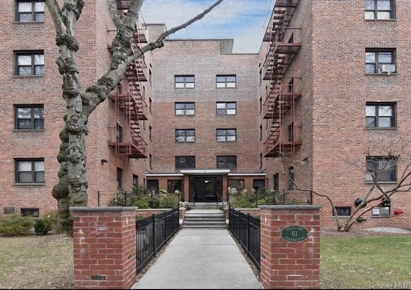 61 White Oak Street, Unit 3A, New Rochelle, NY 10801 Main Photo