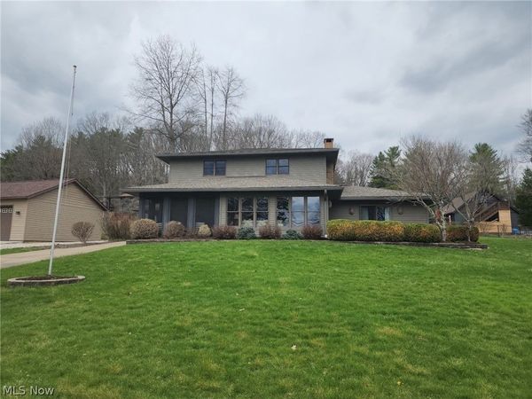 9201 N Shore Drive NE, Mineral City, OH 44656