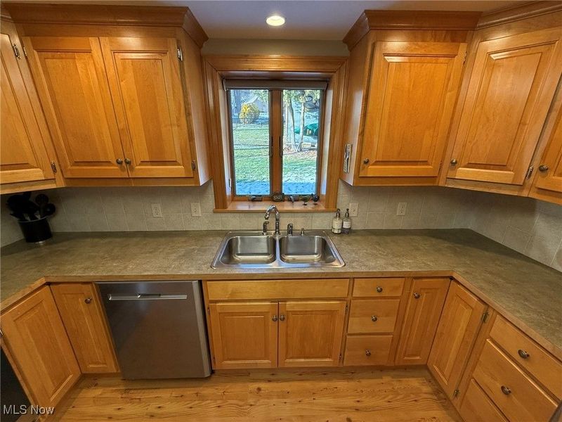 9201 N Shore Drive NE, Mineral City, OH 44656 Photo 9