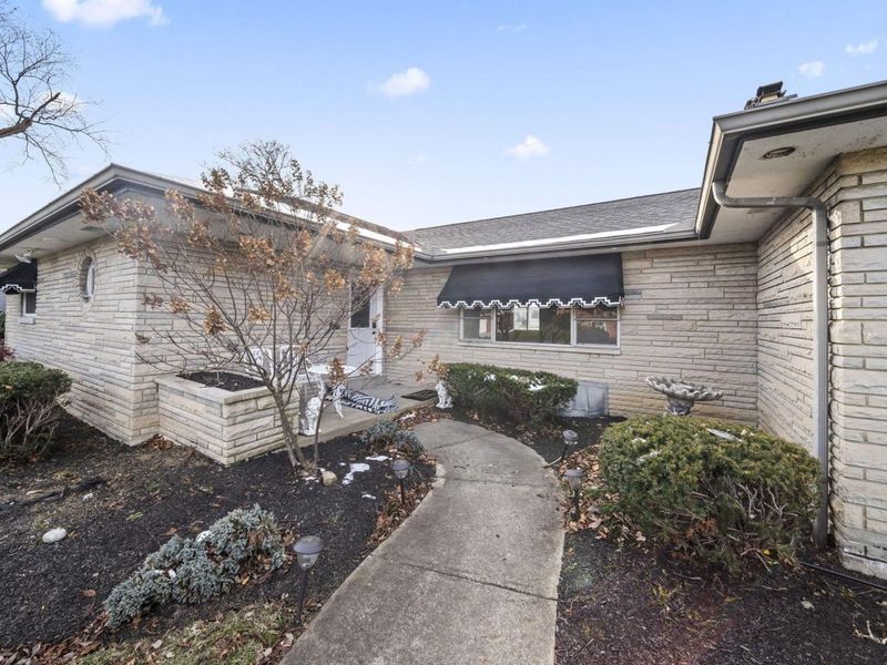 1585 Peace Place, Columbus, OH 43209 Photo 3