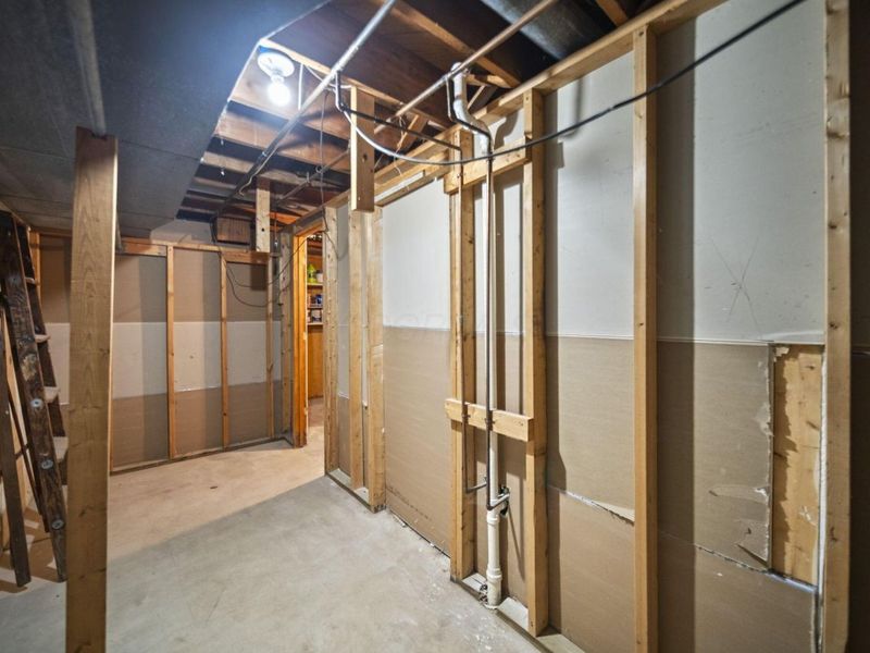 1585 Peace Place, Columbus, OH 43209 Photo 30