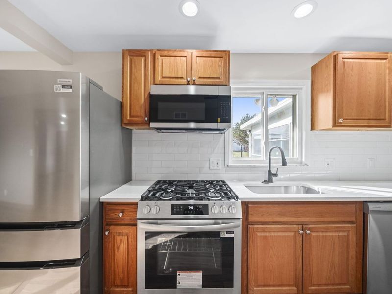 1585 Peace Place, Columbus, OH 43209 Photo 8